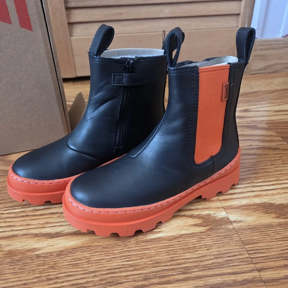 Kids unisex Camper black leather Chelsea boots size 11 NEW